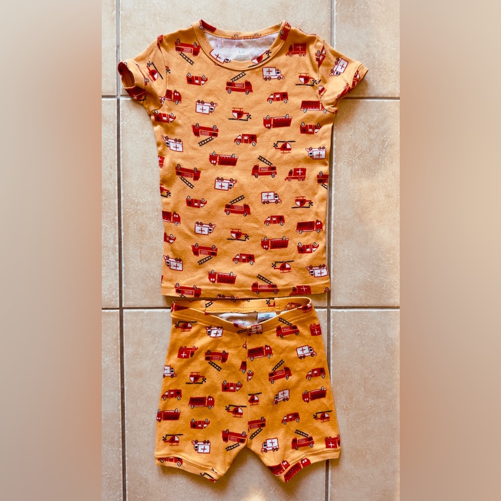 Gap kids pjs size 5